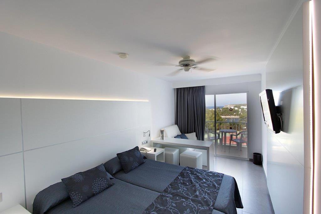 Bg Portinatx Beach Club Hotel Экстерьер фото
