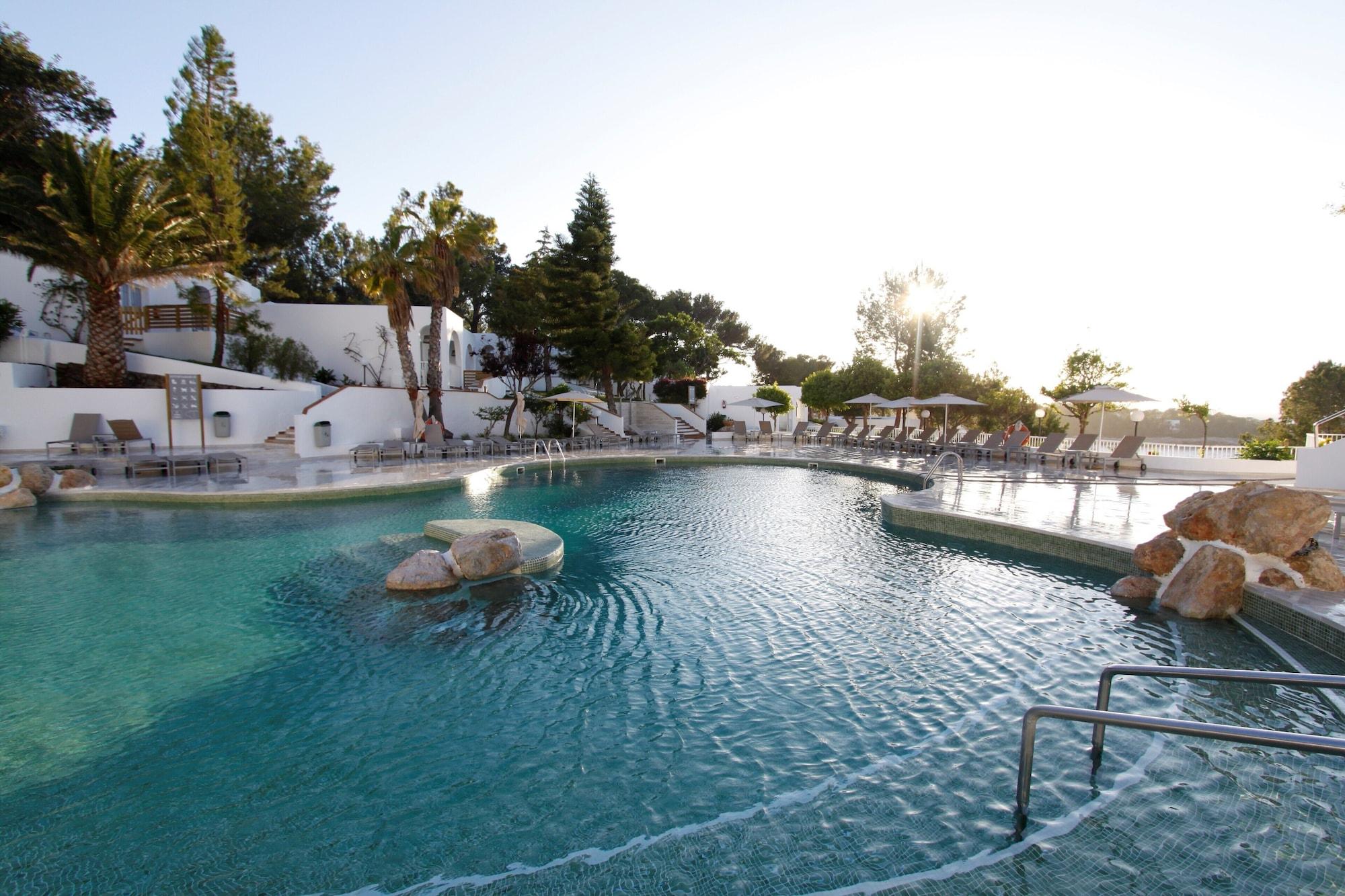Bg Portinatx Beach Club Hotel Экстерьер фото