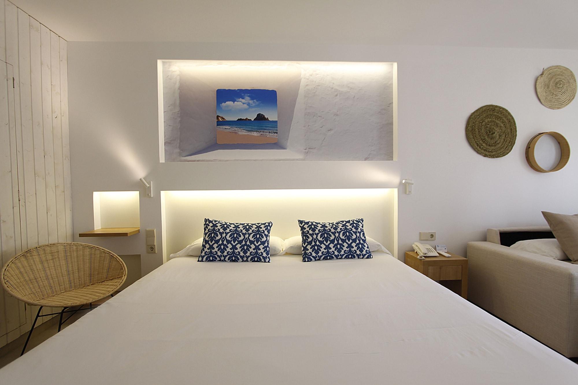 Bg Portinatx Beach Club Hotel Экстерьер фото