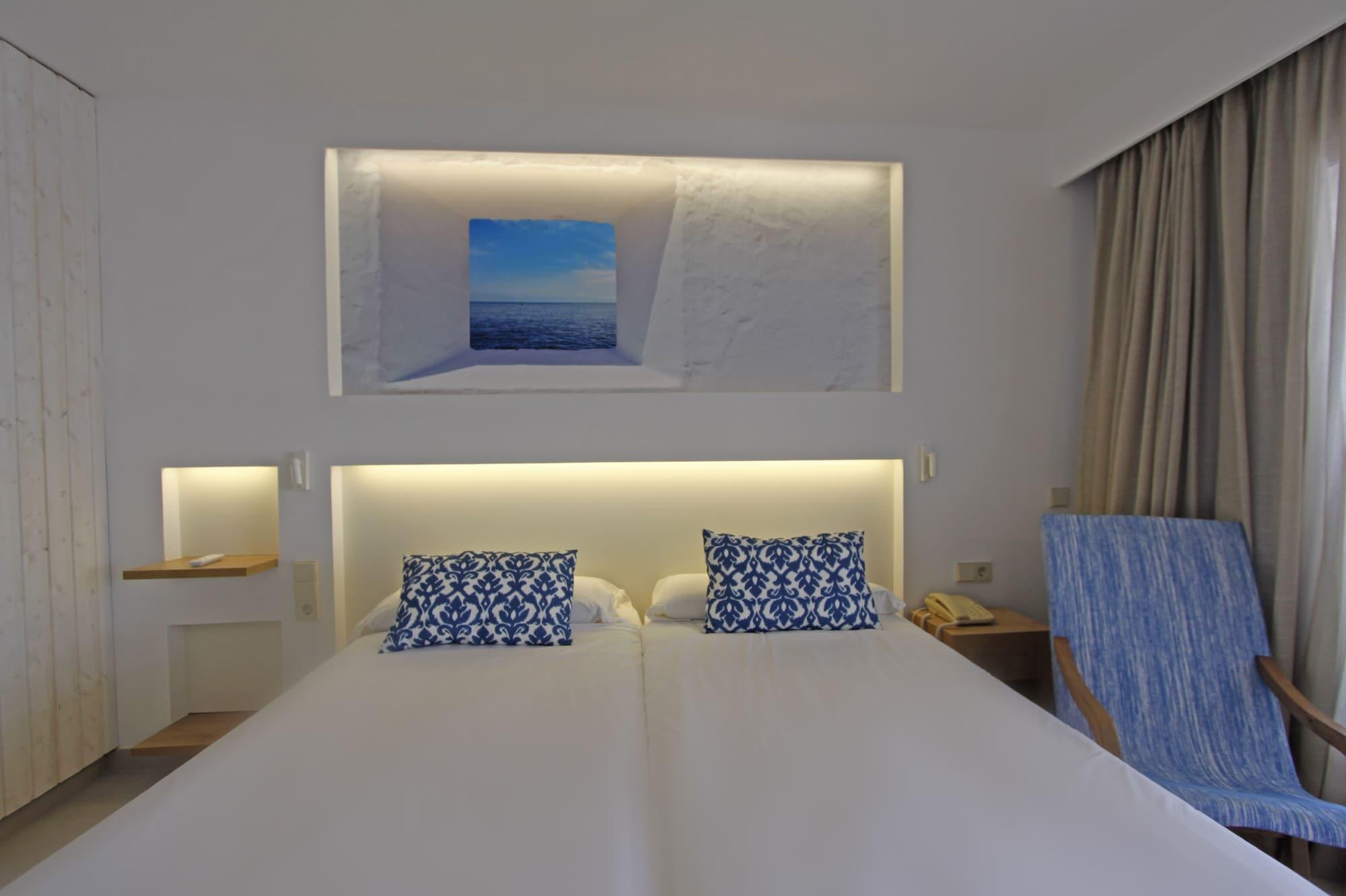Bg Portinatx Beach Club Hotel Экстерьер фото