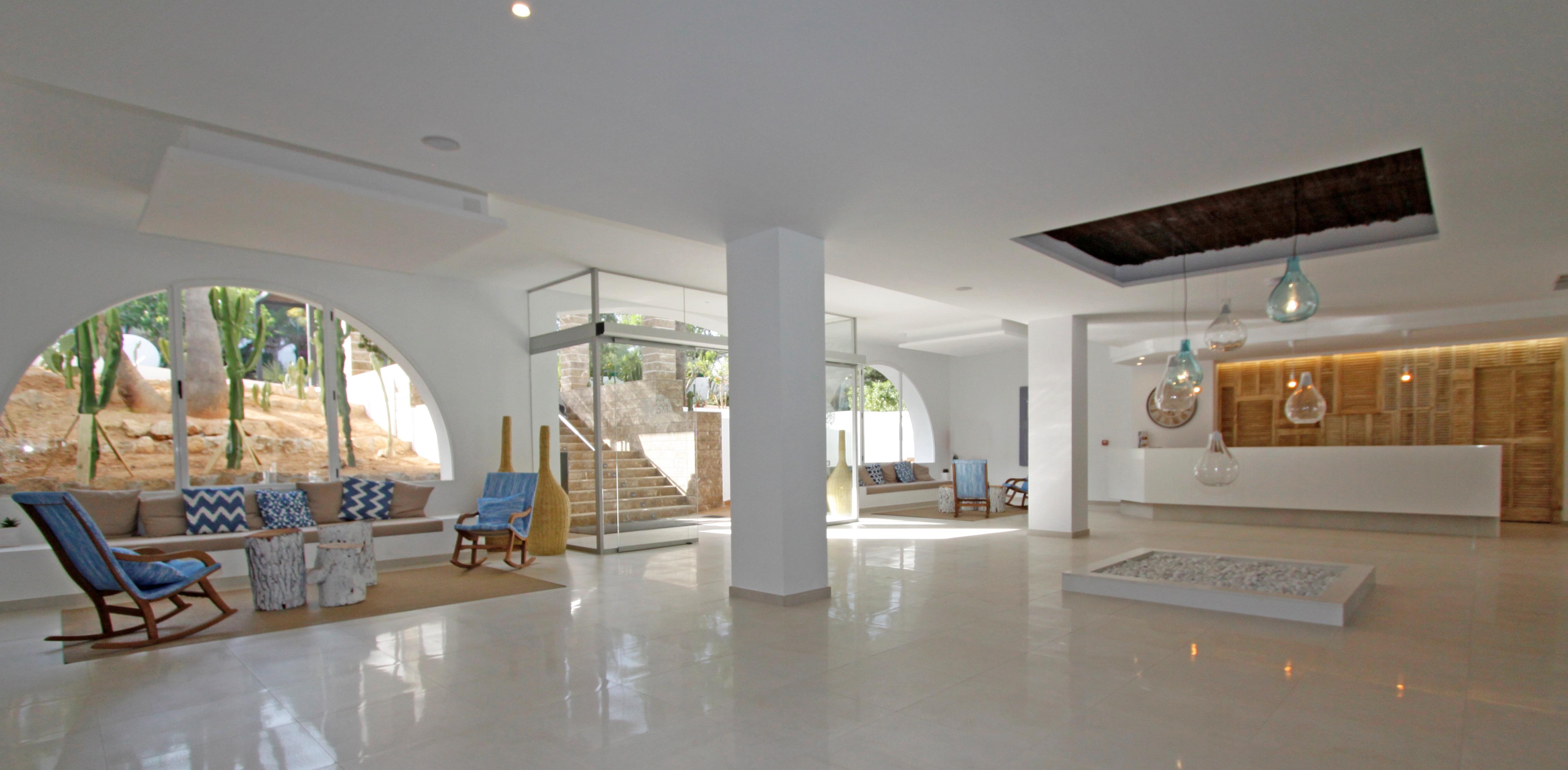 Bg Portinatx Beach Club Hotel Экстерьер фото